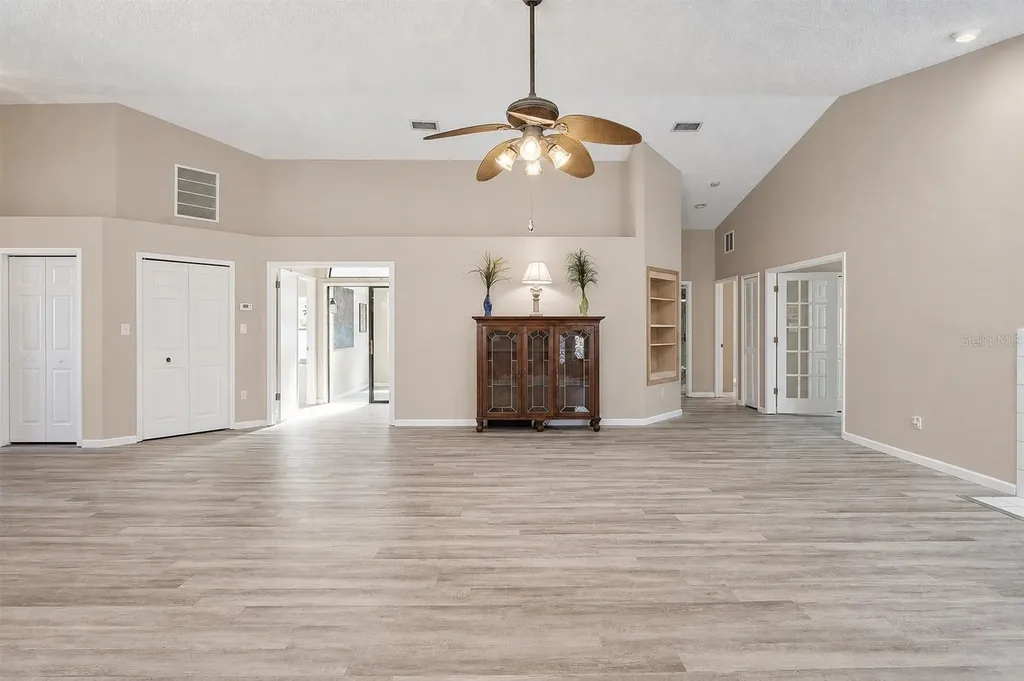 5526 Deepdale Drive Orlando FL 32821