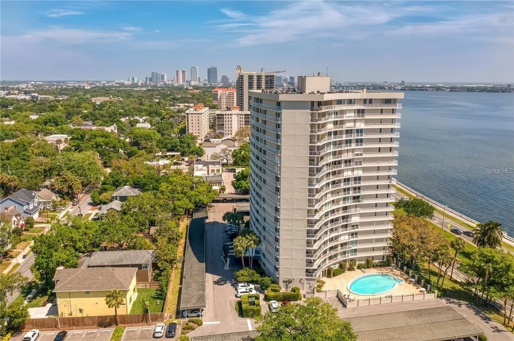 2611 Bayshore Boulevard Tampa FL 33629