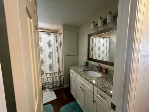 5742 Camelot Drive N Sarasota FL 34233