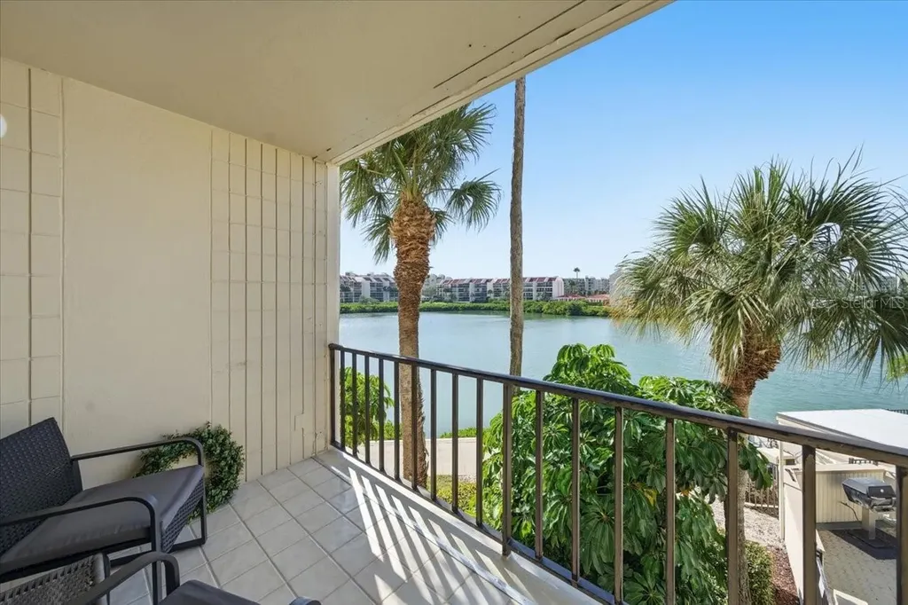7400 Sun Island Drive S South Pasadena FL 33707