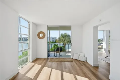 7400 Sun Island Drive S South Pasadena FL 33707