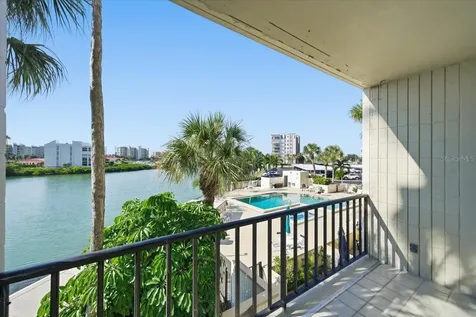 7400 Sun Island Drive S South Pasadena FL 33707