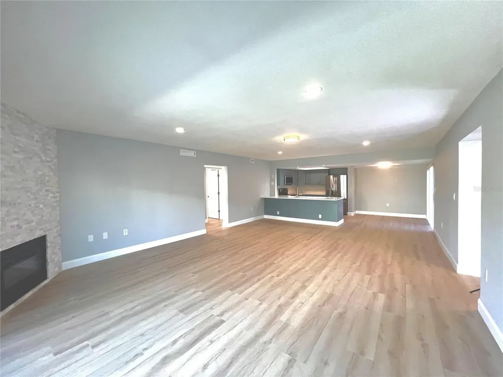 7550 Sunshine Skyway Lane S St Petersburg FL 33711