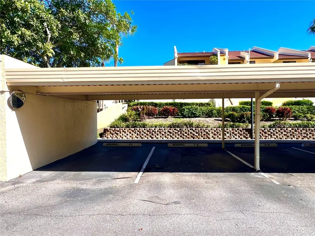 7550 Sunshine Skyway Lane S St Petersburg FL 33711