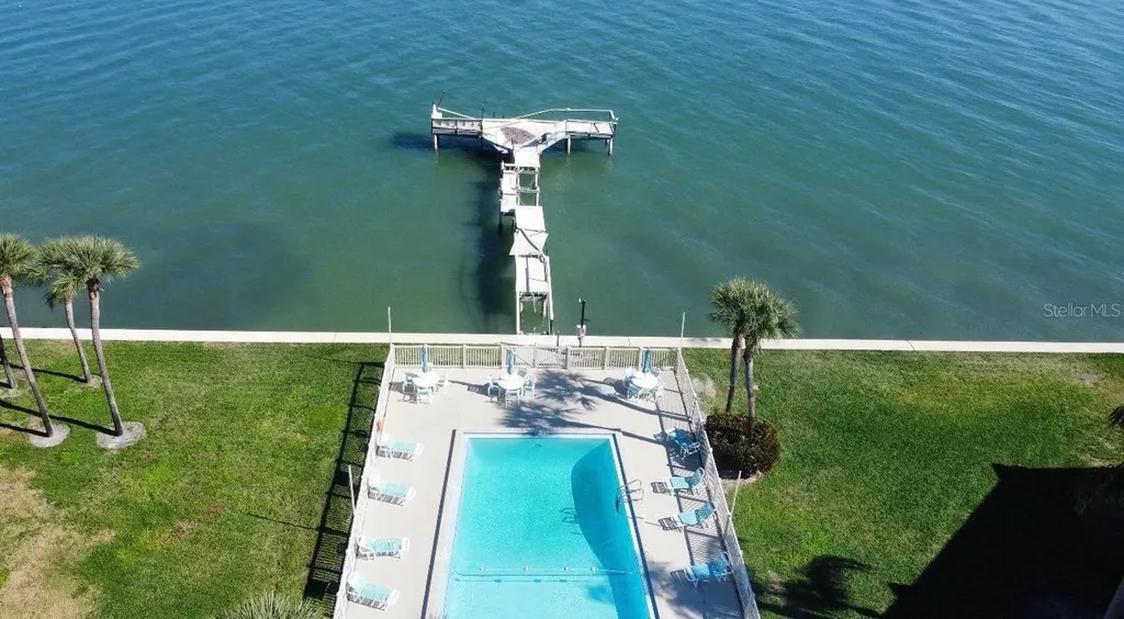 7550 Sunshine Skyway Lane S St Petersburg FL 33711