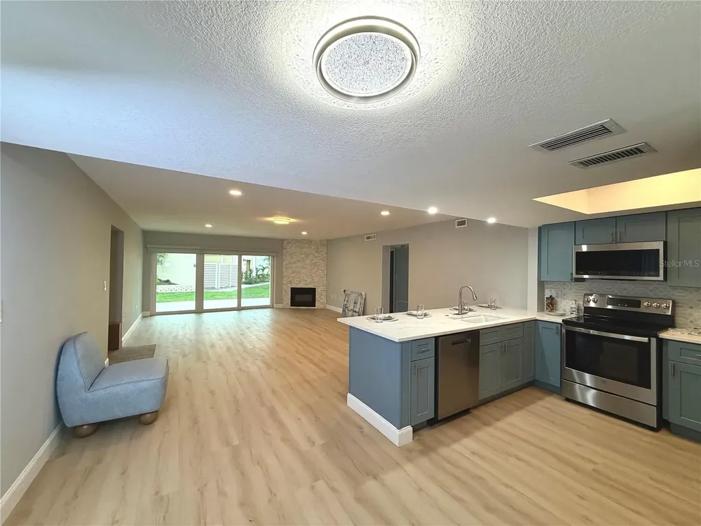 7550 Sunshine Skyway Lane S St Petersburg FL 33711