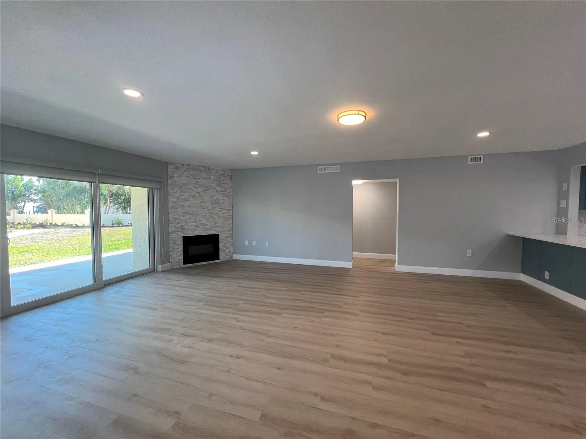 7550 Sunshine Skyway Lane S St Petersburg FL 33711