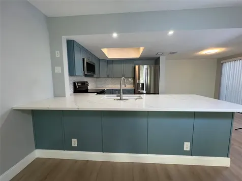 7550 Sunshine Skyway Lane S St Petersburg FL 33711
