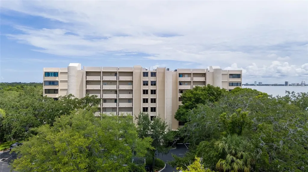 5020 Bayshore Boulevard Tampa FL 33611