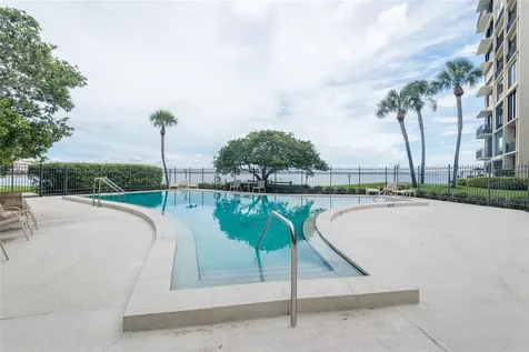 5020 Bayshore Boulevard Tampa FL 33611