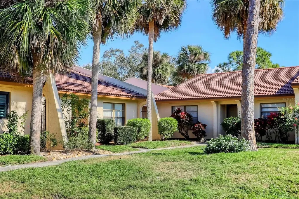 3629 Longmeadow Sarasota FL 34235