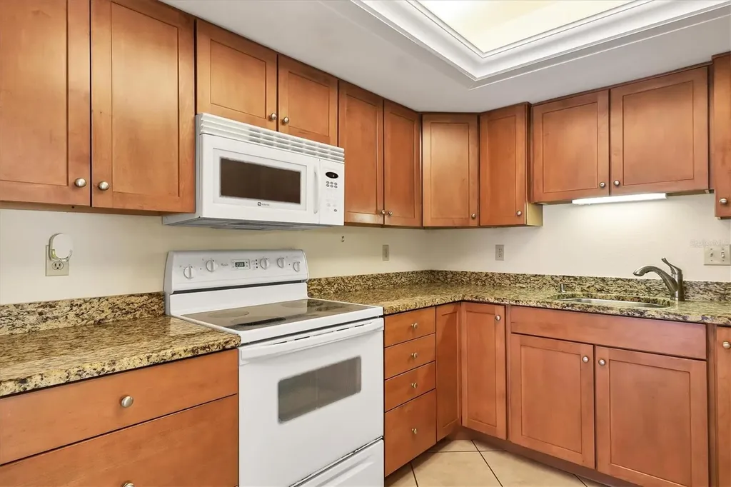 3629 Longmeadow Sarasota FL 34235