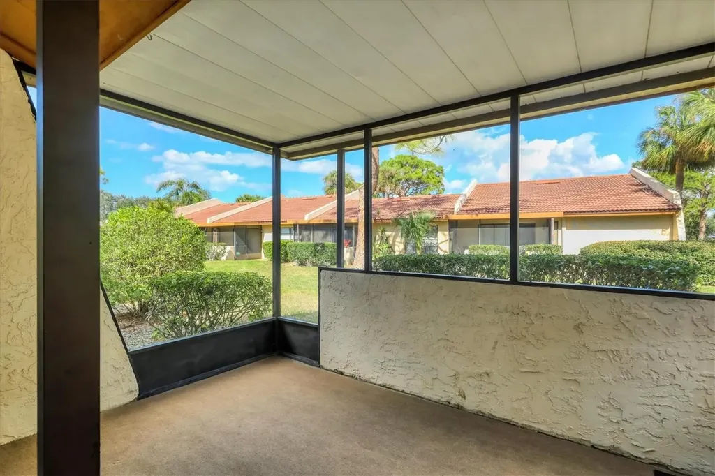3629 Longmeadow Sarasota FL 34235