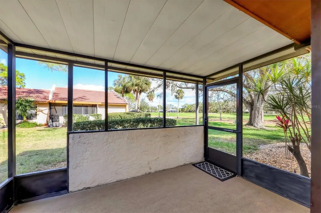 3629 Longmeadow Sarasota FL 34235