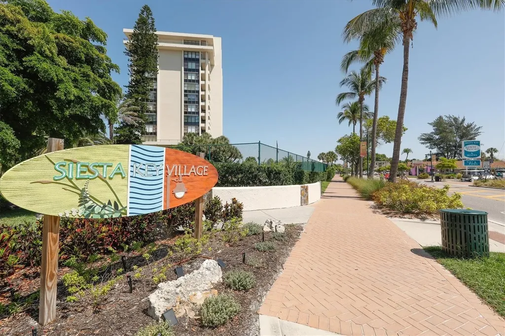 3629 Longmeadow Sarasota FL 34235