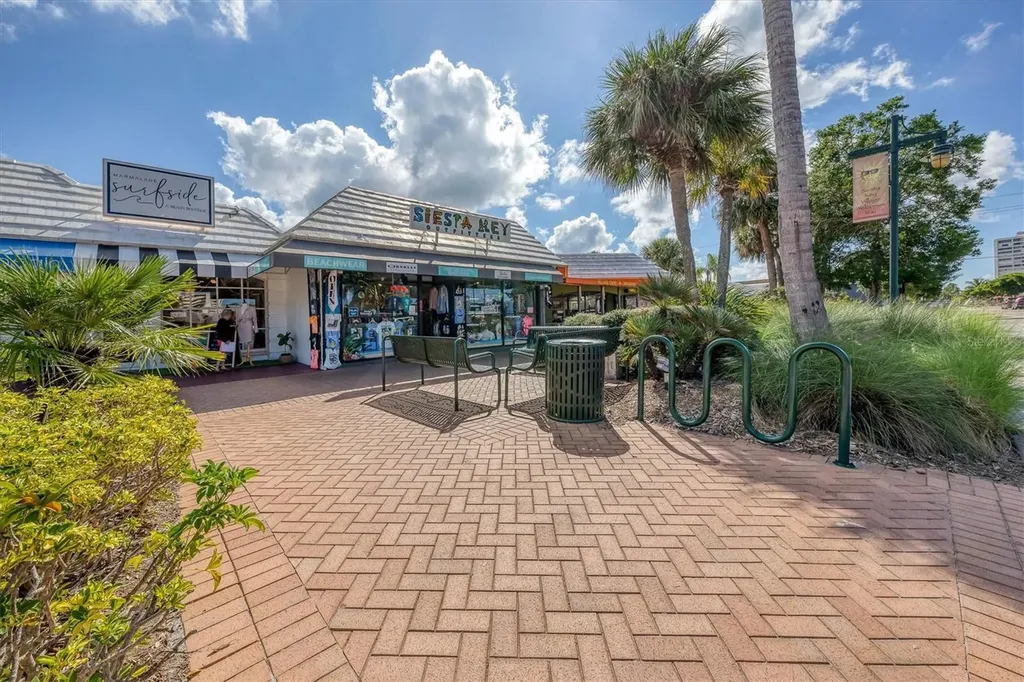 3629 Longmeadow Sarasota FL 34235