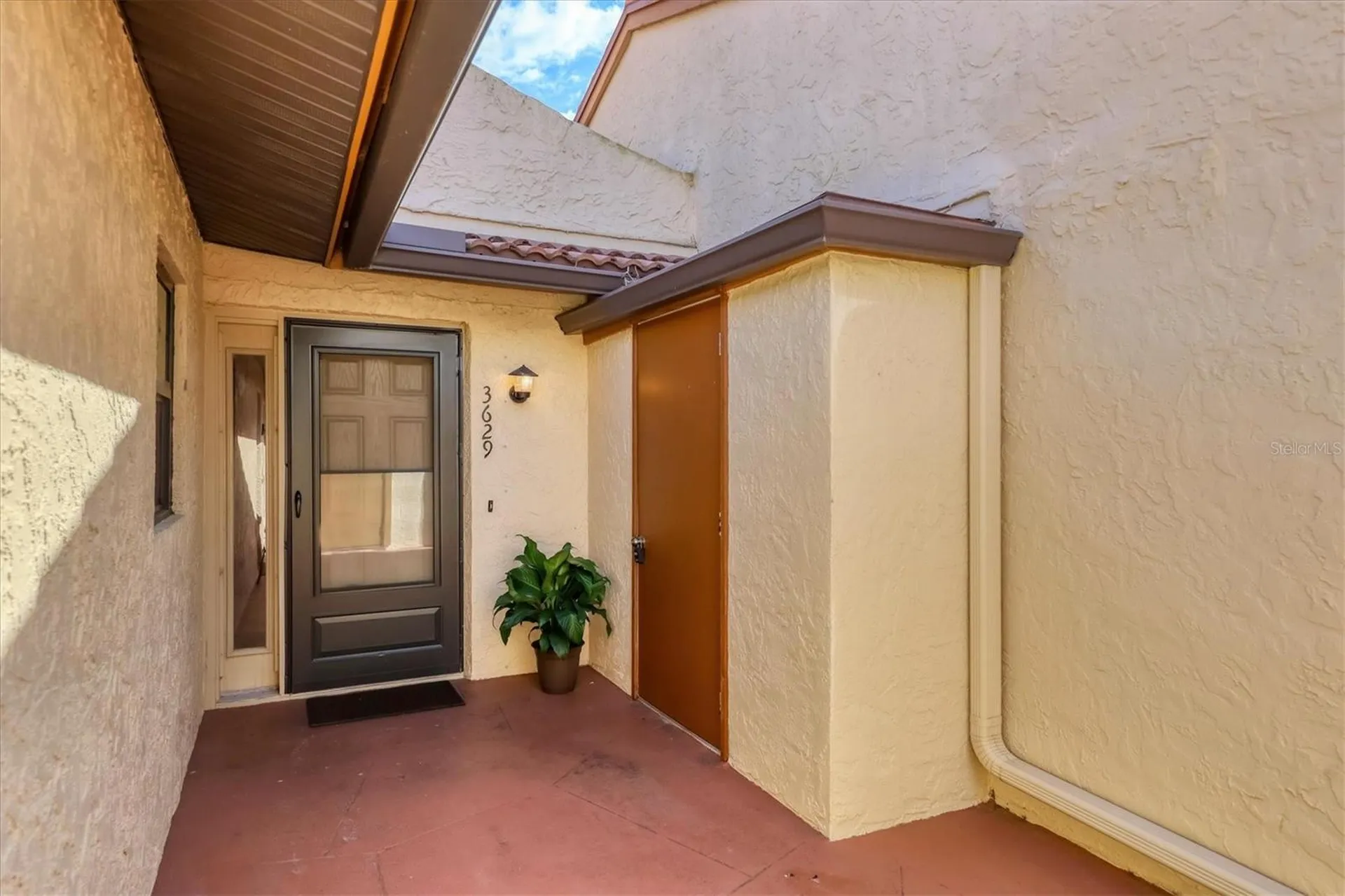3629 Longmeadow Sarasota FL 34235