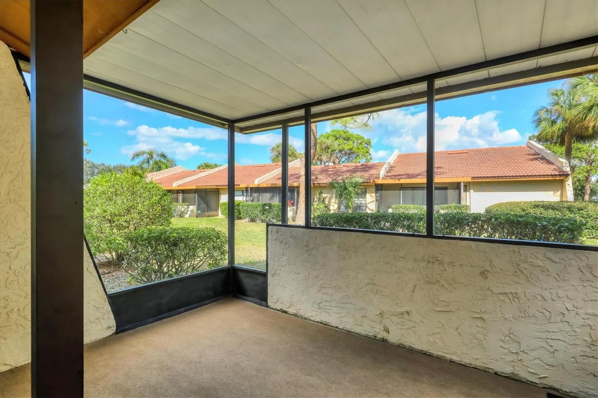 3629 Longmeadow Sarasota FL 34235