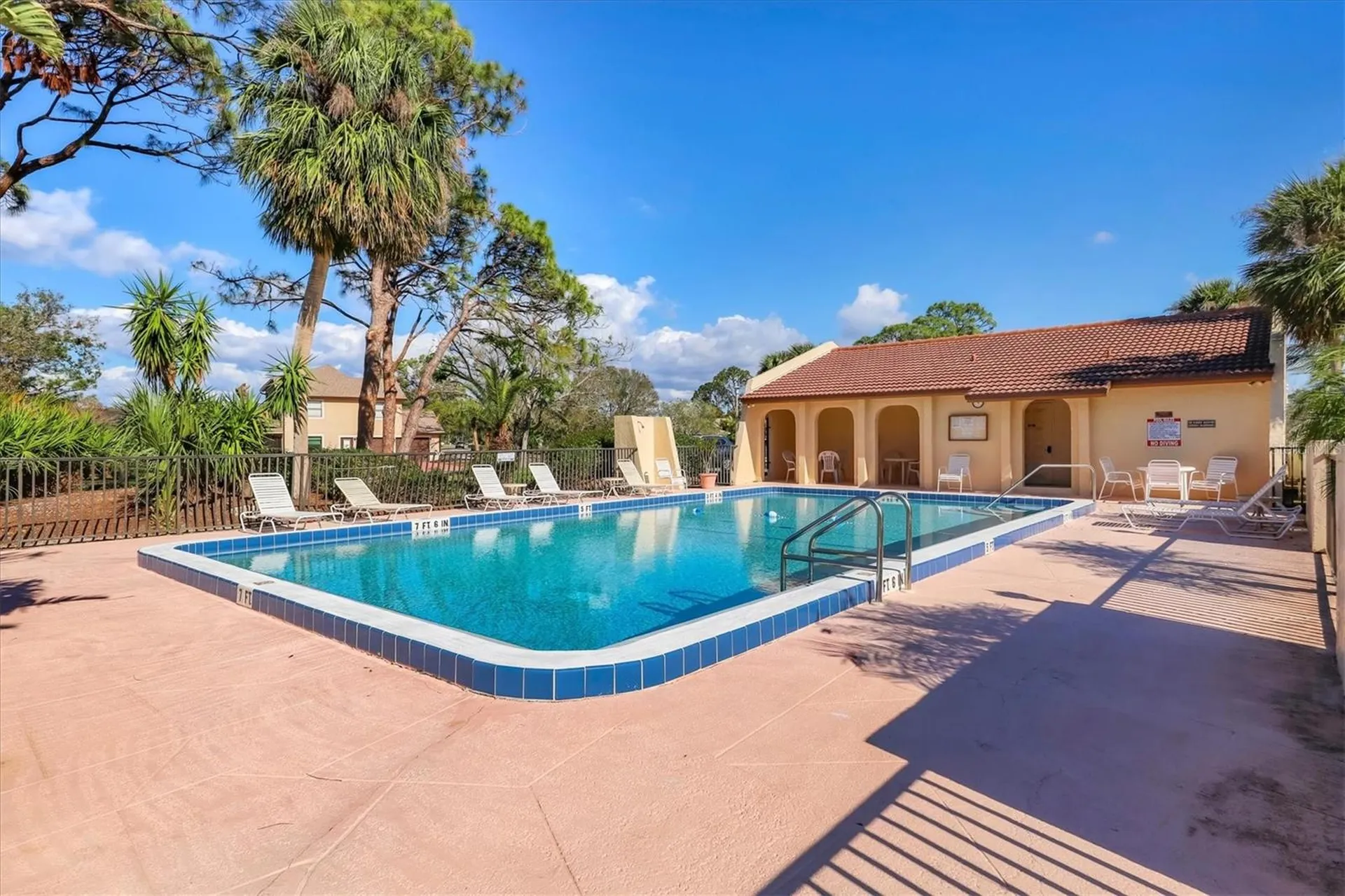 3629 Longmeadow Sarasota FL 34235