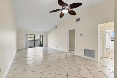 3629 Longmeadow Sarasota FL 34235