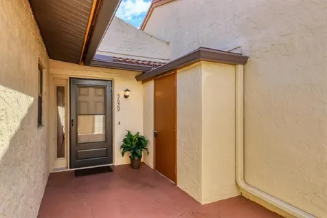 3629 Longmeadow Sarasota FL 34235