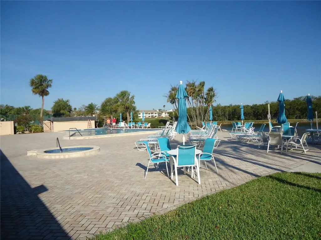 10034 64th Avenue N St Petersburg FL 33708