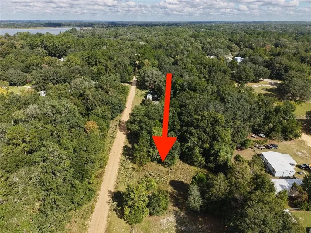 208 N Helmers Avenue Interlachen FL 32148