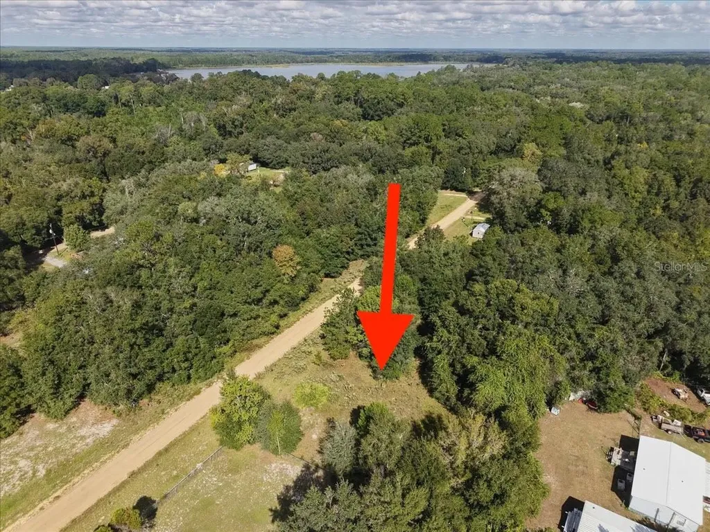 208 N Helmers Avenue Interlachen FL 32148