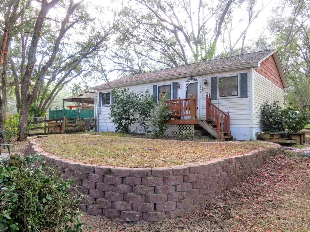 240 SE 165th Court Road Silver Springs FL 34488