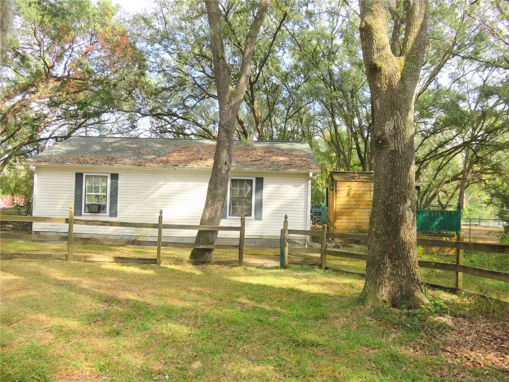 240 SE 165th Court Road Silver Springs FL 34488