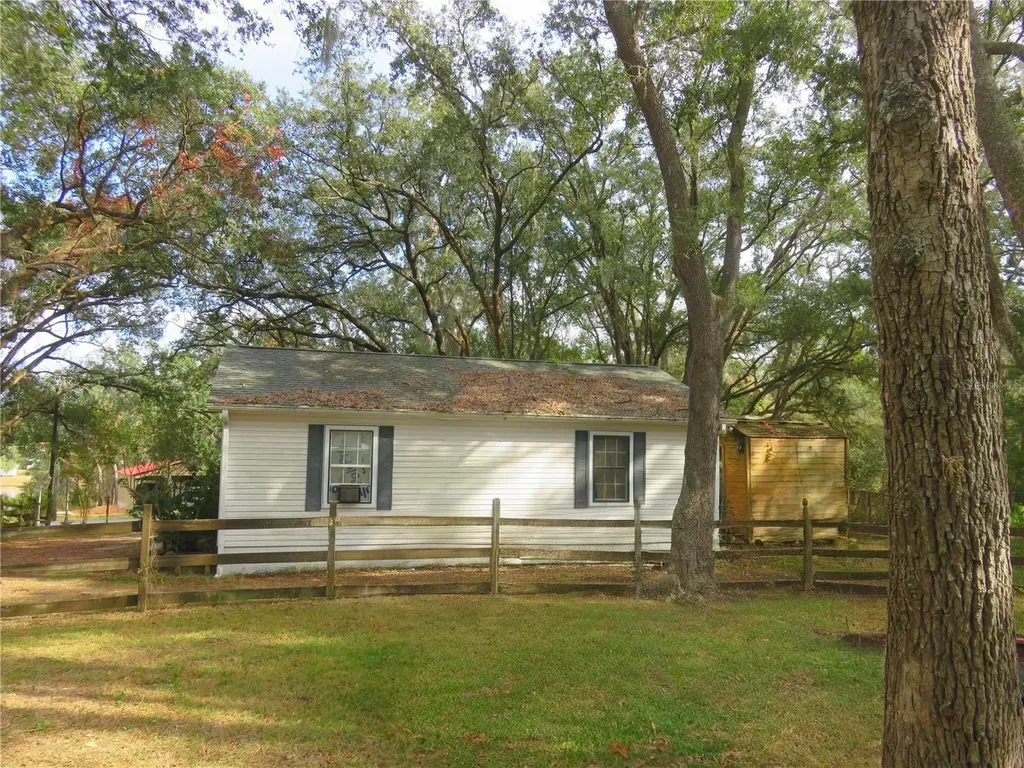 240 SE 165th Court Road Silver Springs FL 34488
