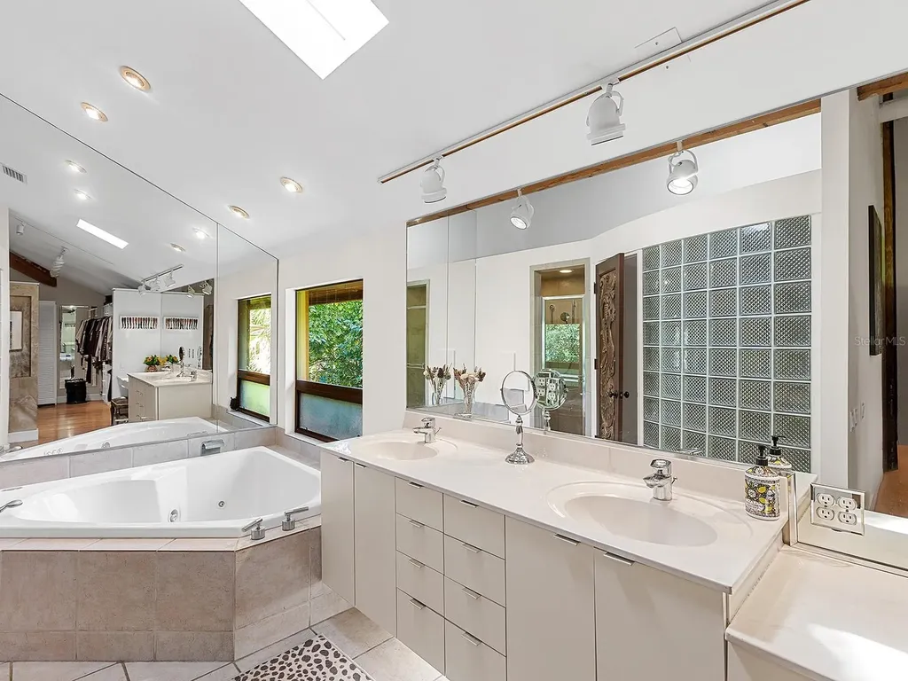 2613 Temple Street Sarasota FL 34239