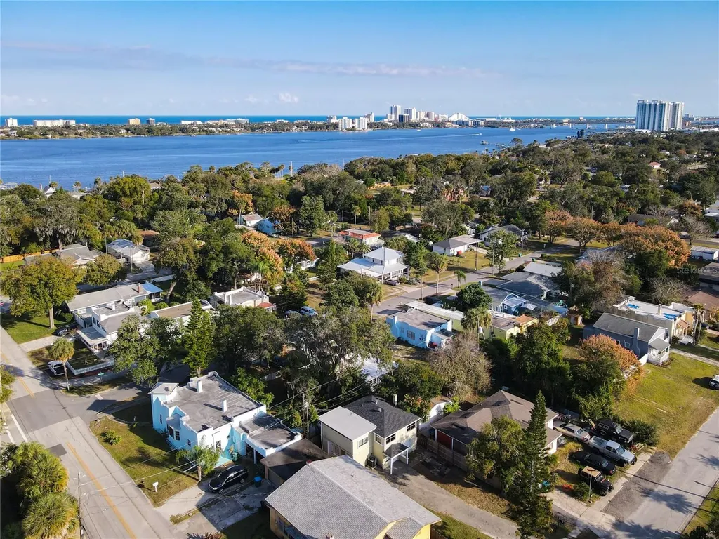 941 Hartford Avenue Daytona Beach FL 32117