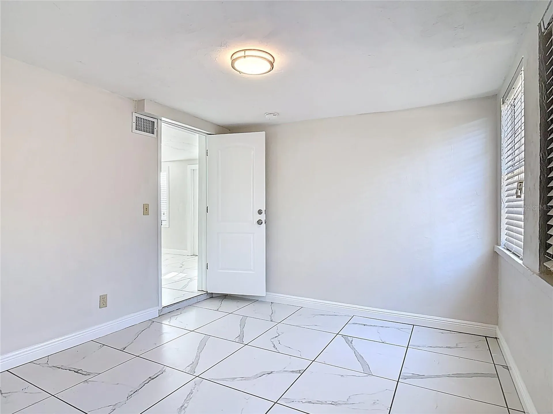941 Hartford Avenue Daytona Beach FL 32117