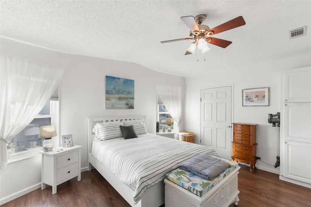 624 Mount Piney Avenue NE St Petersburg FL 33702