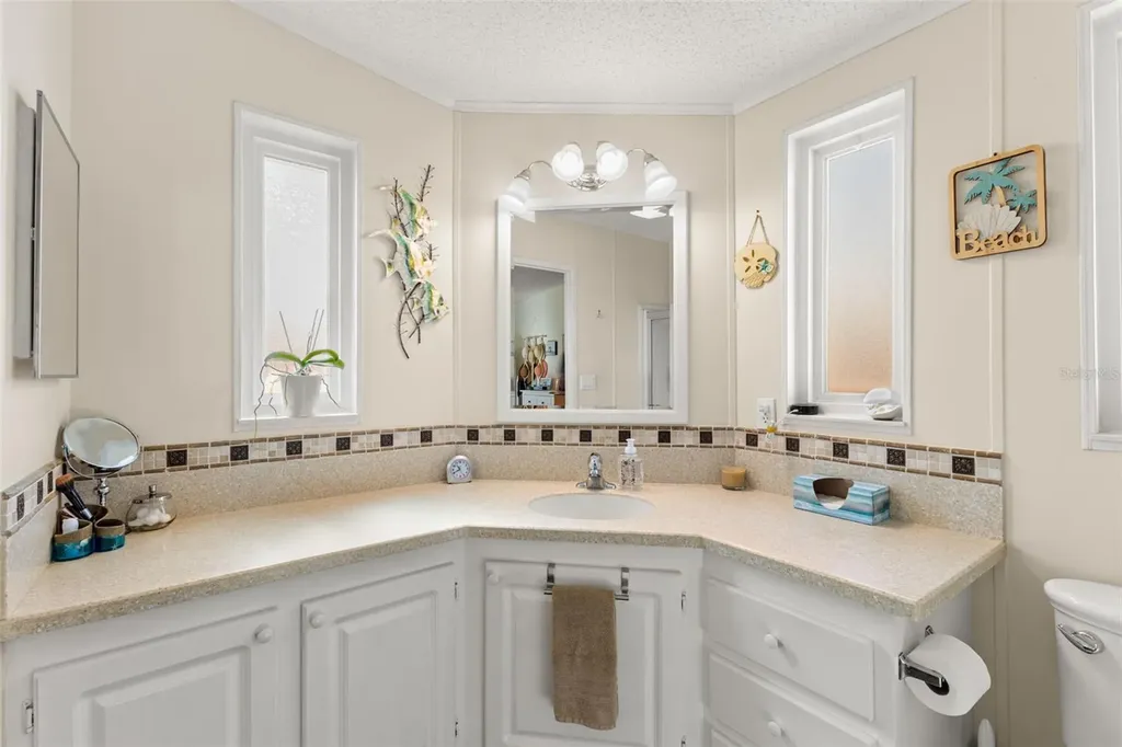 624 Mount Piney Avenue NE St Petersburg FL 33702