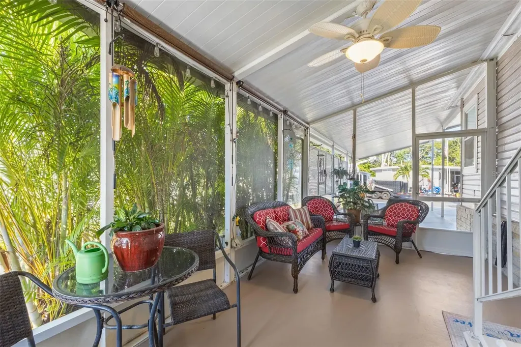 624 Mount Piney Avenue NE St Petersburg FL 33702