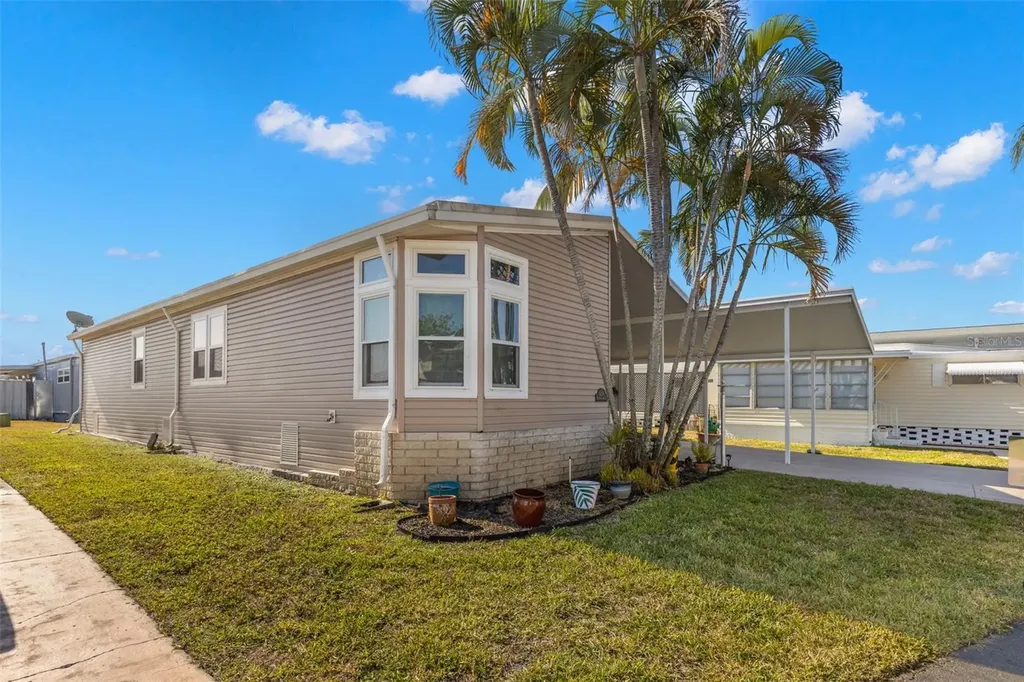 624 Mount Piney Avenue NE St Petersburg FL 33702