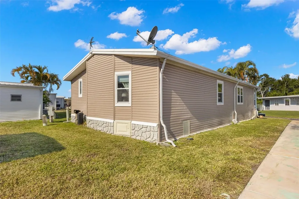 624 Mount Piney Avenue NE St Petersburg FL 33702