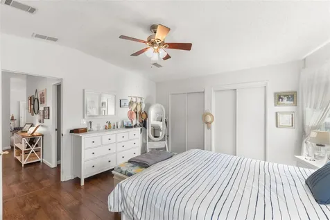 624 Mount Piney Avenue NE St Petersburg FL 33702