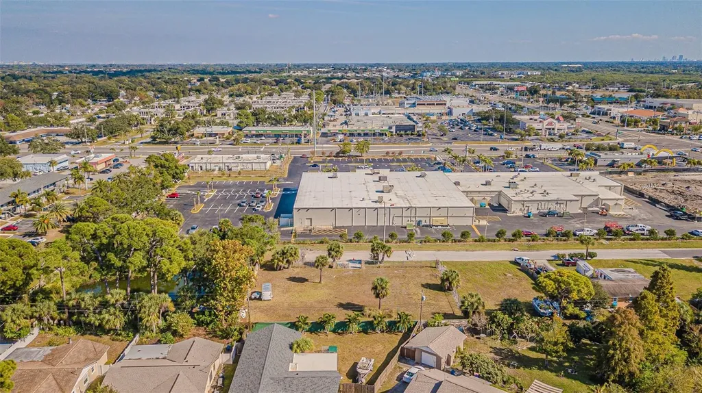 7598 90th Street Seminole FL 33777