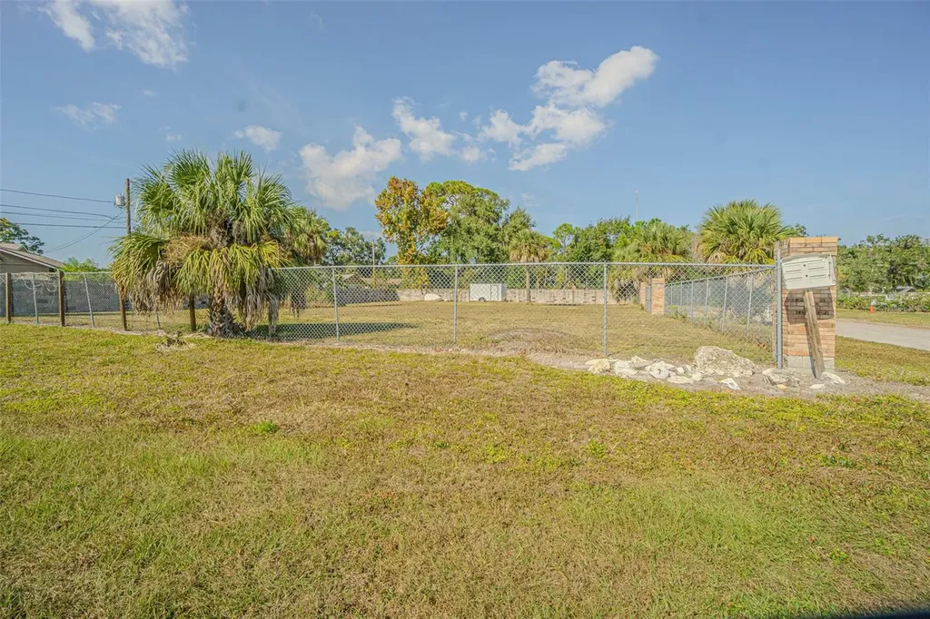 7598 90th Street Seminole FL 33777