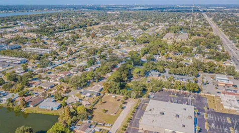 7598 90th Street Seminole FL 33777