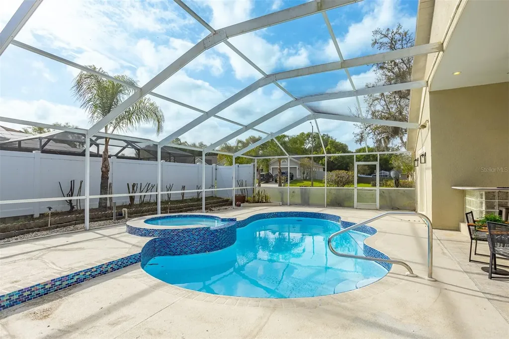 1734 Powder Ridge Drive Valrico FL 33594