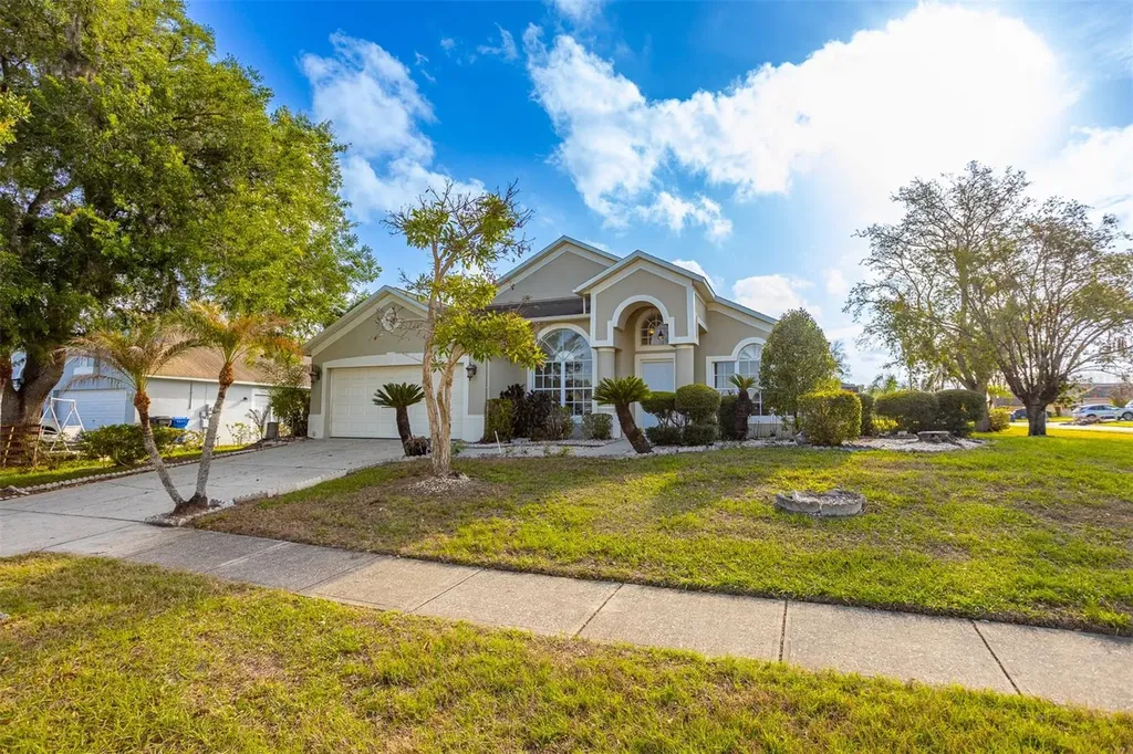 1734 Powder Ridge Drive Valrico FL 33594