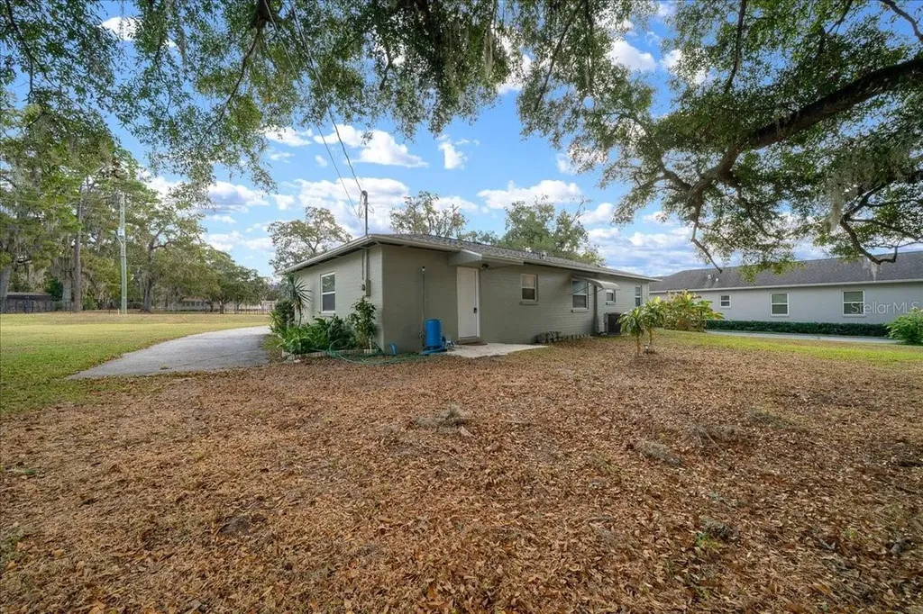 2810 SE Lake Weir Avenue Ocala FL 34471