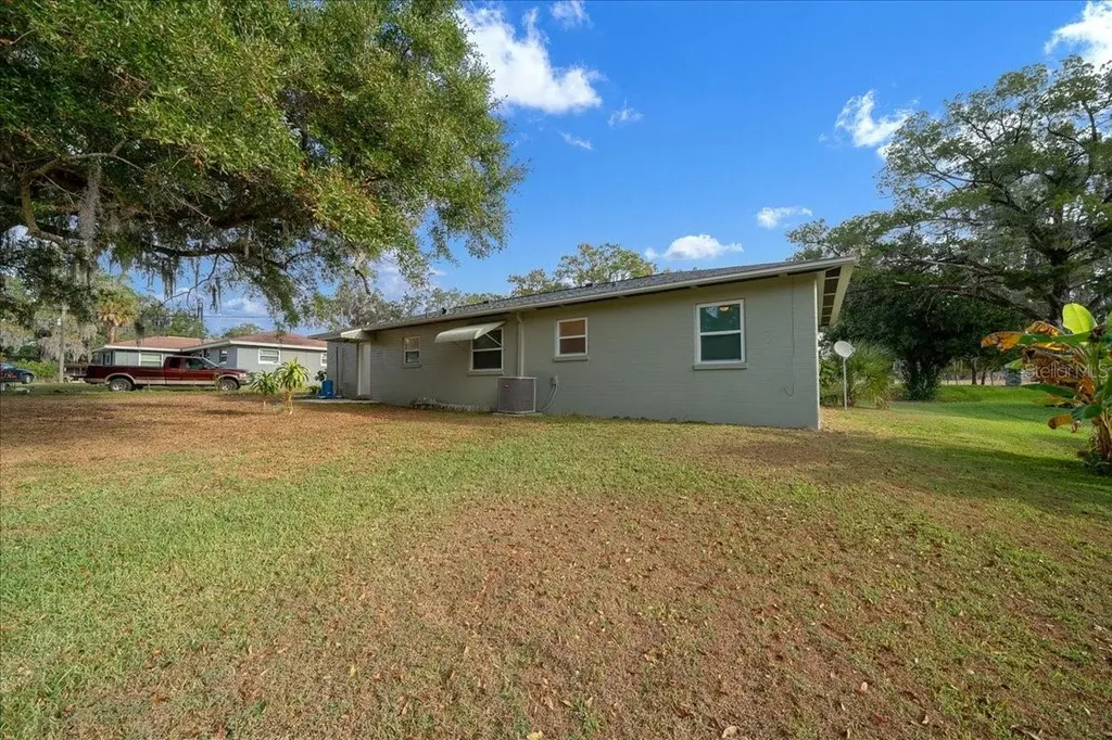 2810 SE Lake Weir Avenue Ocala FL 34471