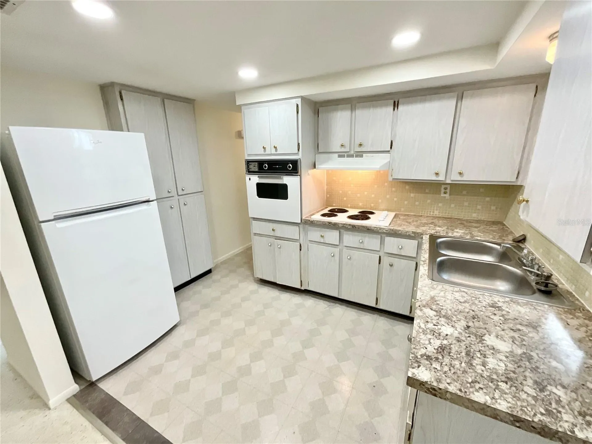 4810 Flora Avenue Holiday FL 34690