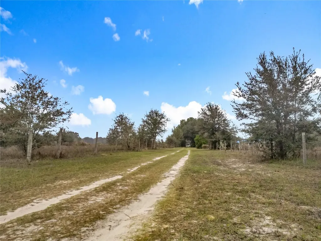 12521 SW Highway 484 Dunnellon FL 34432
