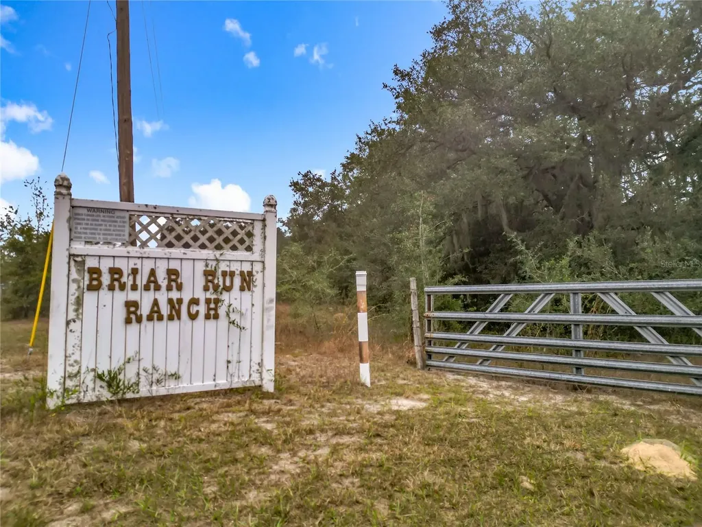 12521 SW Highway 484 Dunnellon FL 34432
